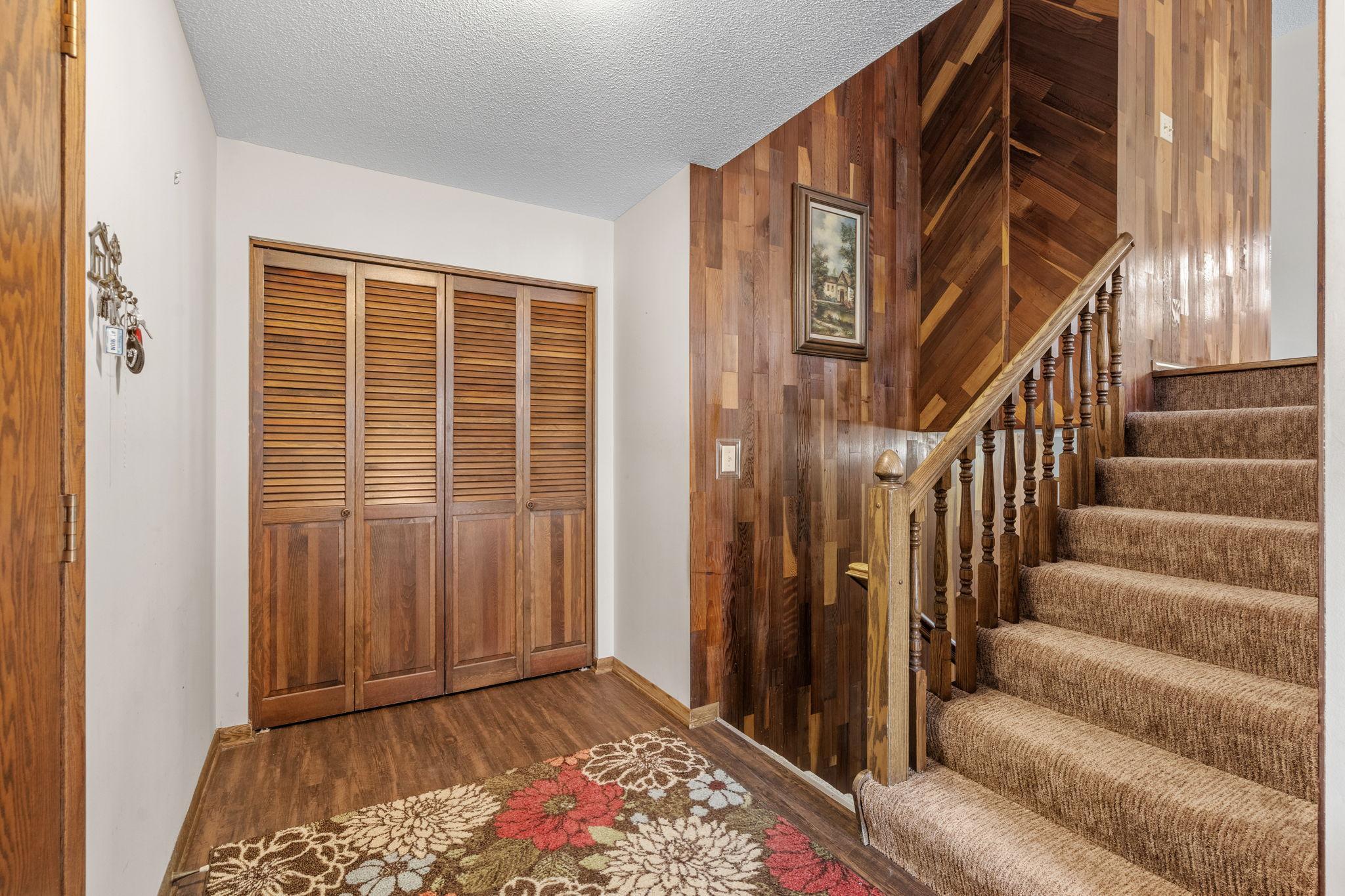 1079 Monroe Street South Shakopee, MN 55379 - Photo 2 of 36