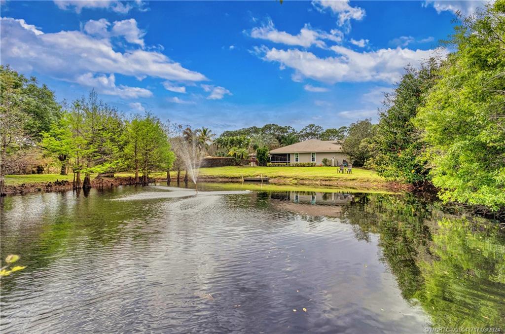 166 Southwest Thrasher Way Stuart, FL 34997 - Photo 4 of 53 Gallery Image 4