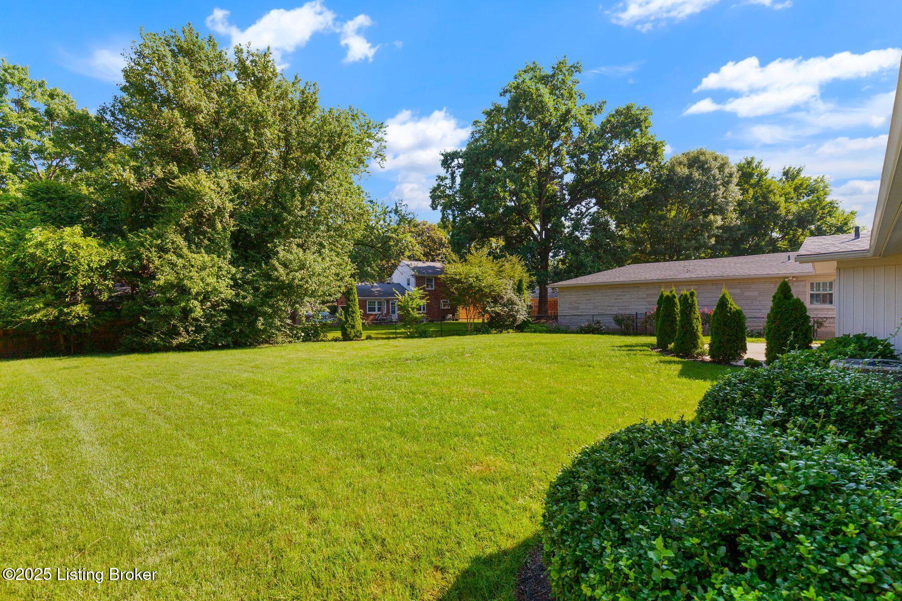 3215 Dundee Road Louisville, KY 40205 - Photo 8 of 47 photo_online_008