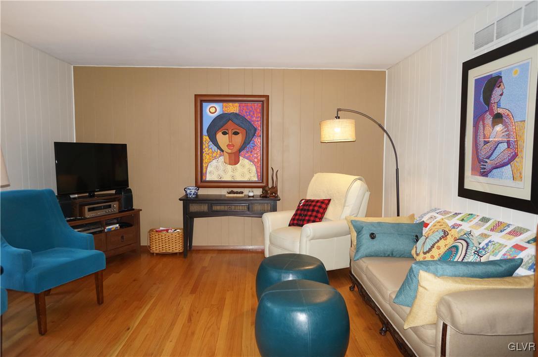 4310 Wellesley Road Bethlehem, PA 18017 - Photo 3 of 23 Gallery Image 3