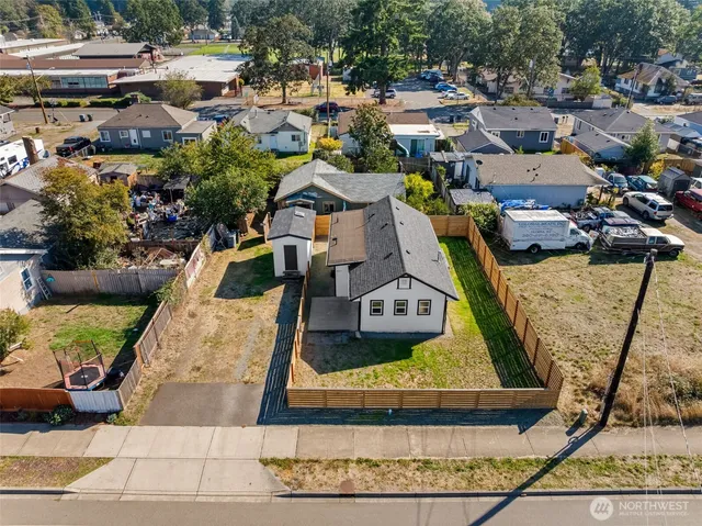 a view of a houses with outdoor space
