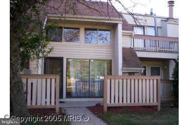 1046 Warwick Court Sterling, VA 20164 - Photo 1 of 2 front view of a house