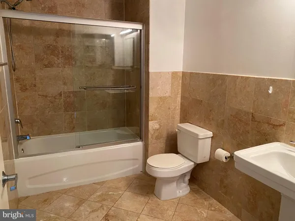 $2,200 | 3750-78 Main Street, Unit 303, Philadelphia, PA 19127