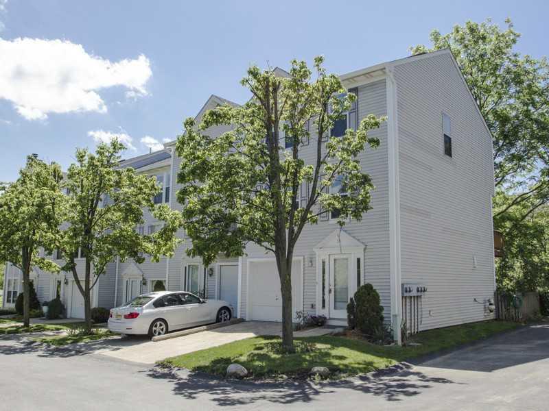 33 Hemingway Street Bloomfield, PA 15213 - Photo 1 of 25 Exterior Front.