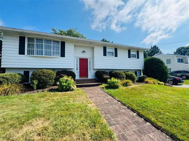 $26,400 | 2715 Manhattan Drive, Endicott, NY 13760