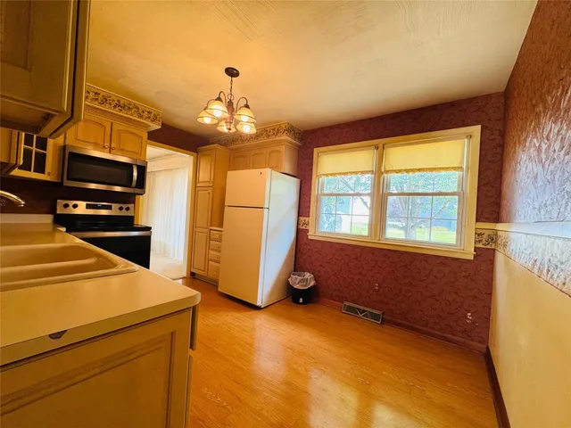 $26,400 | 2715 Manhattan Drive, Endicott, NY 13760