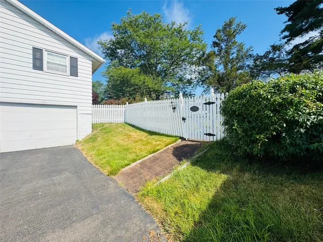 $26,400 | 2715 Manhattan Drive, Endicott, NY 13760