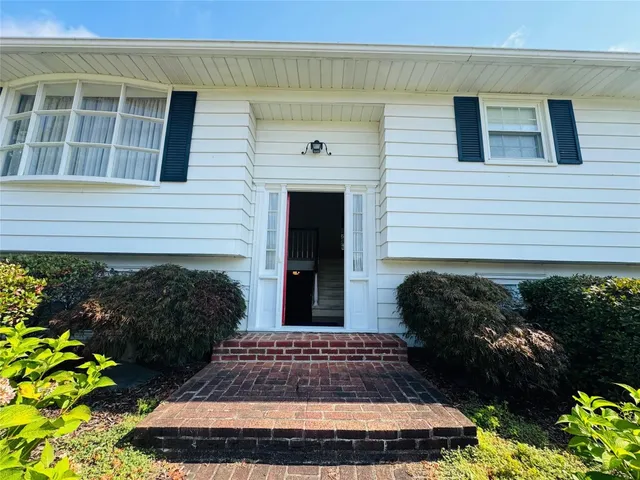 $26,400 | 2715 Manhattan Drive, Endicott, NY 13760