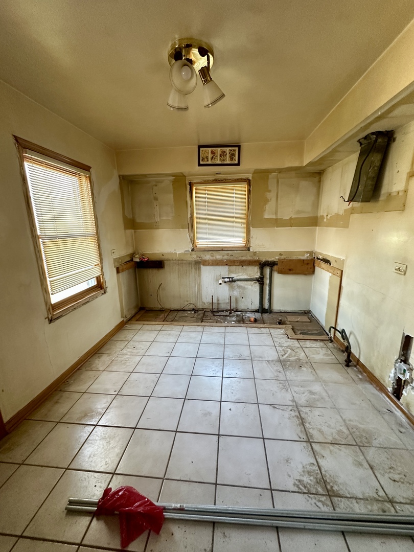 215 North Main Street Mount Prospect, IL 60056 - Photo 13 of 17