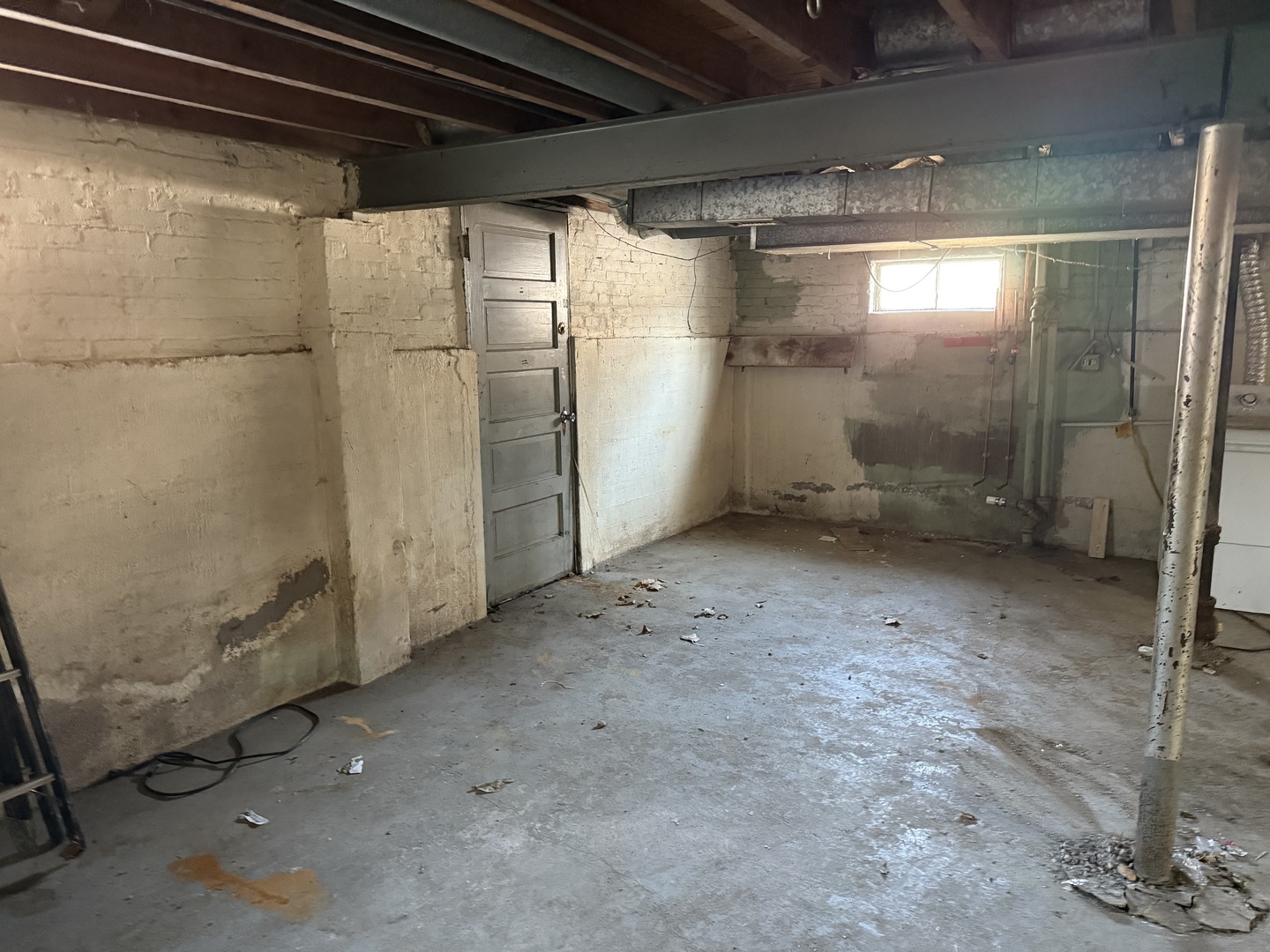 215 North Main Street Mount Prospect, IL 60056 - Photo 6 of 17 a view of an empty room