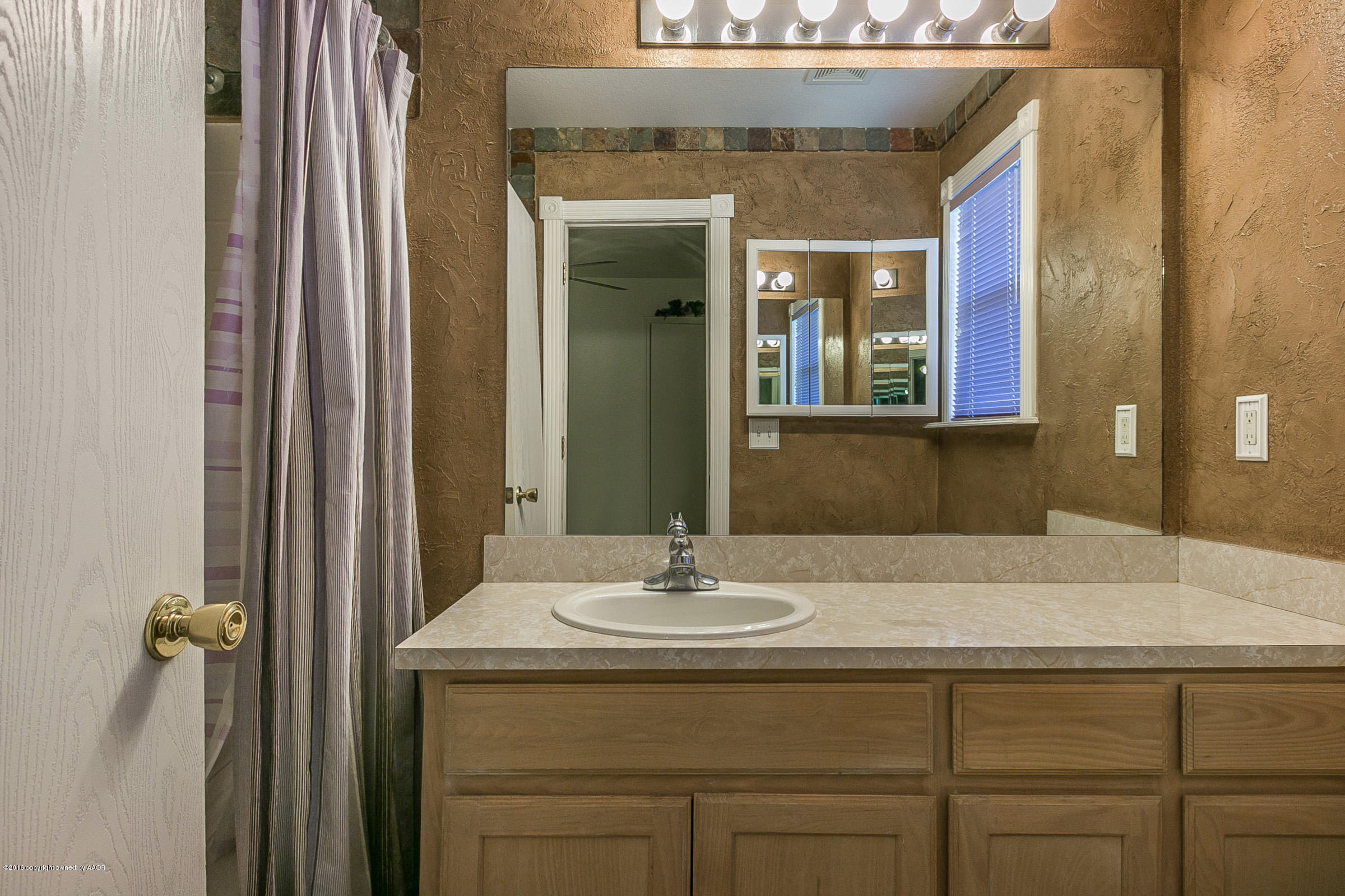 5102 Capulin Lane Amarillo, TX 79110 - Photo 13 of 20 Master Bathroom