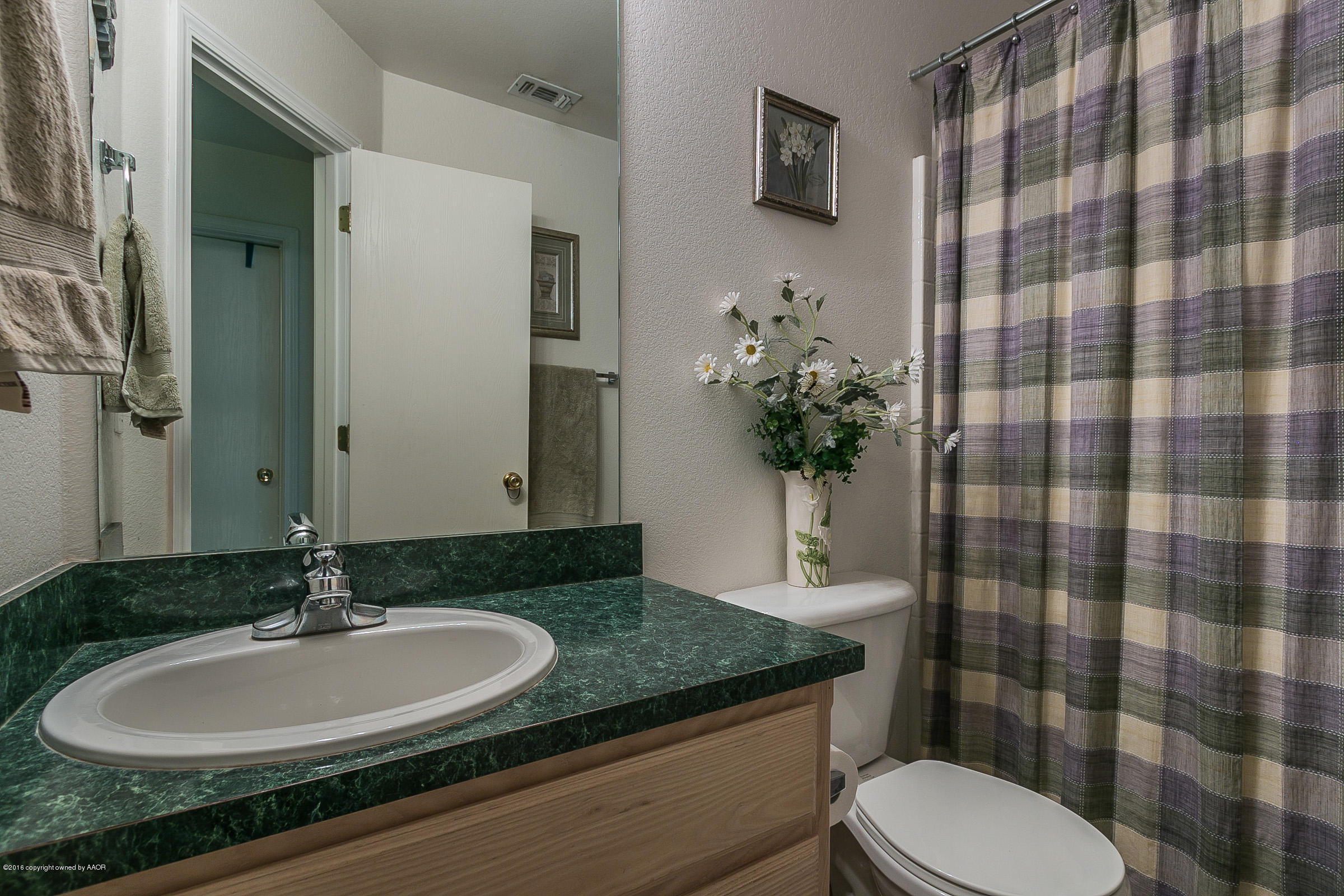 5102 Capulin Lane Amarillo, TX 79110 - Photo 16 of 20 Bathroom 2