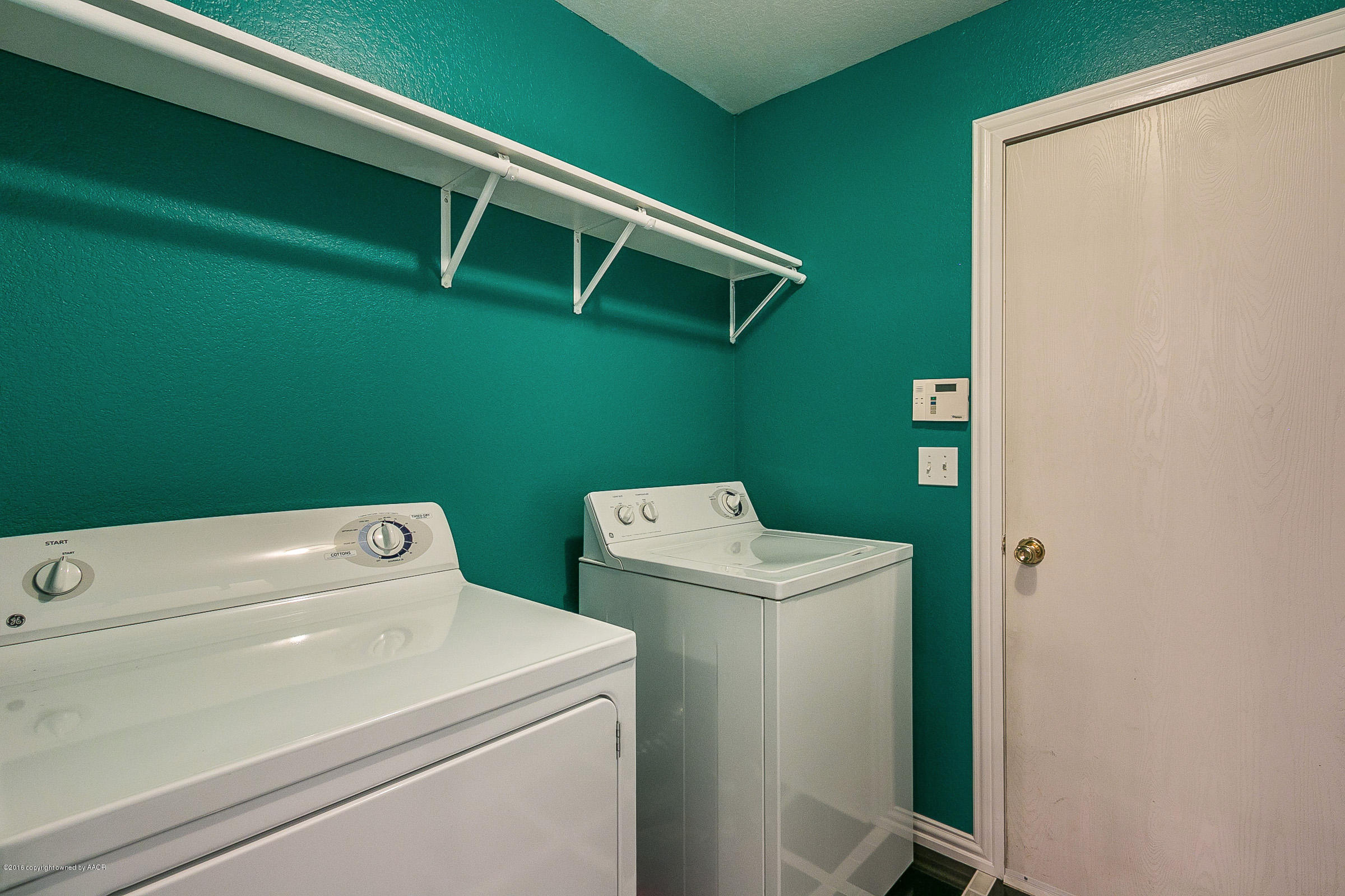 5102 Capulin Lane Amarillo, TX 79110 - Photo 17 of 20 Utility Room