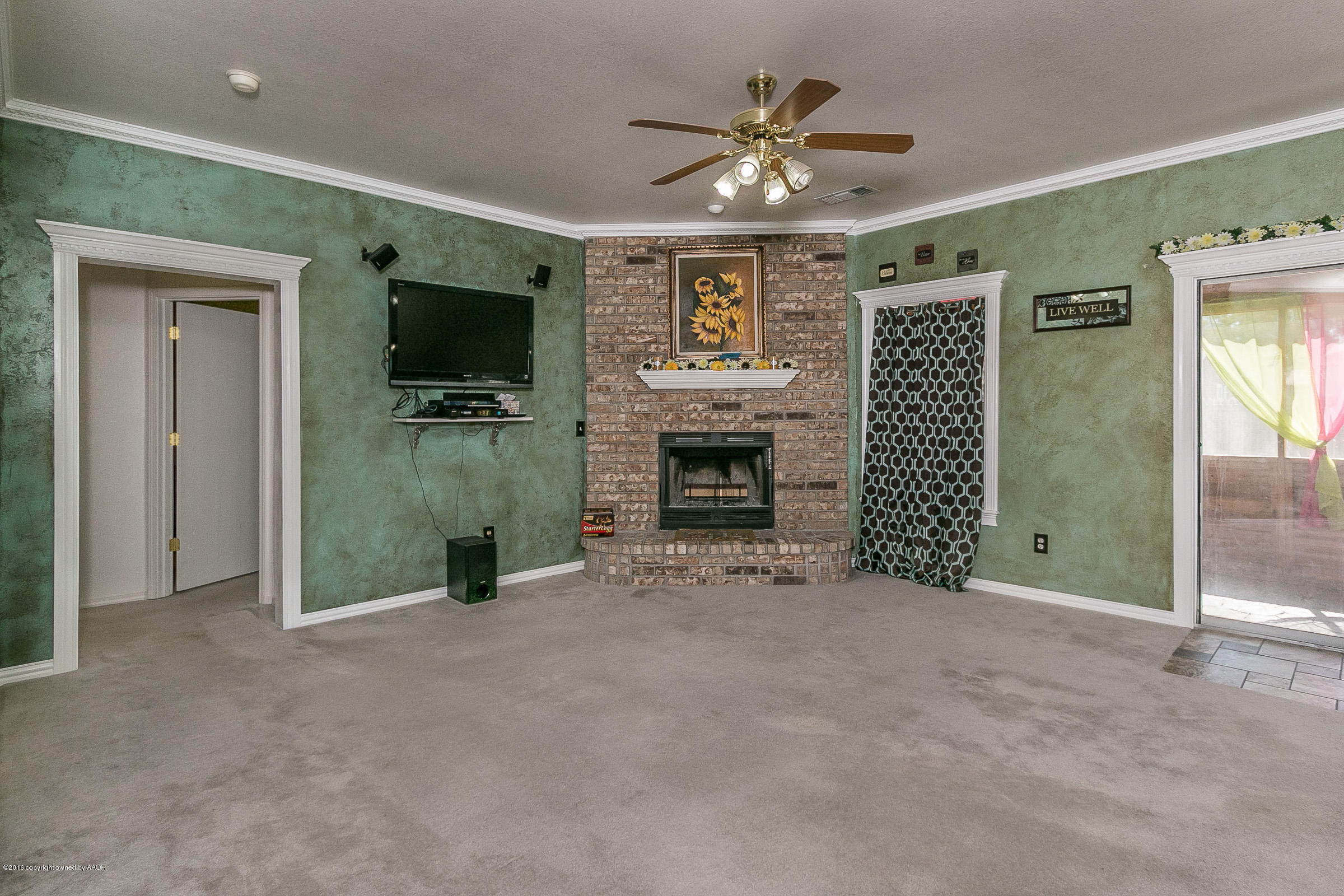 5102 Capulin Lane Amarillo, TX 79110 - Photo 5 of 20 Living Room 2