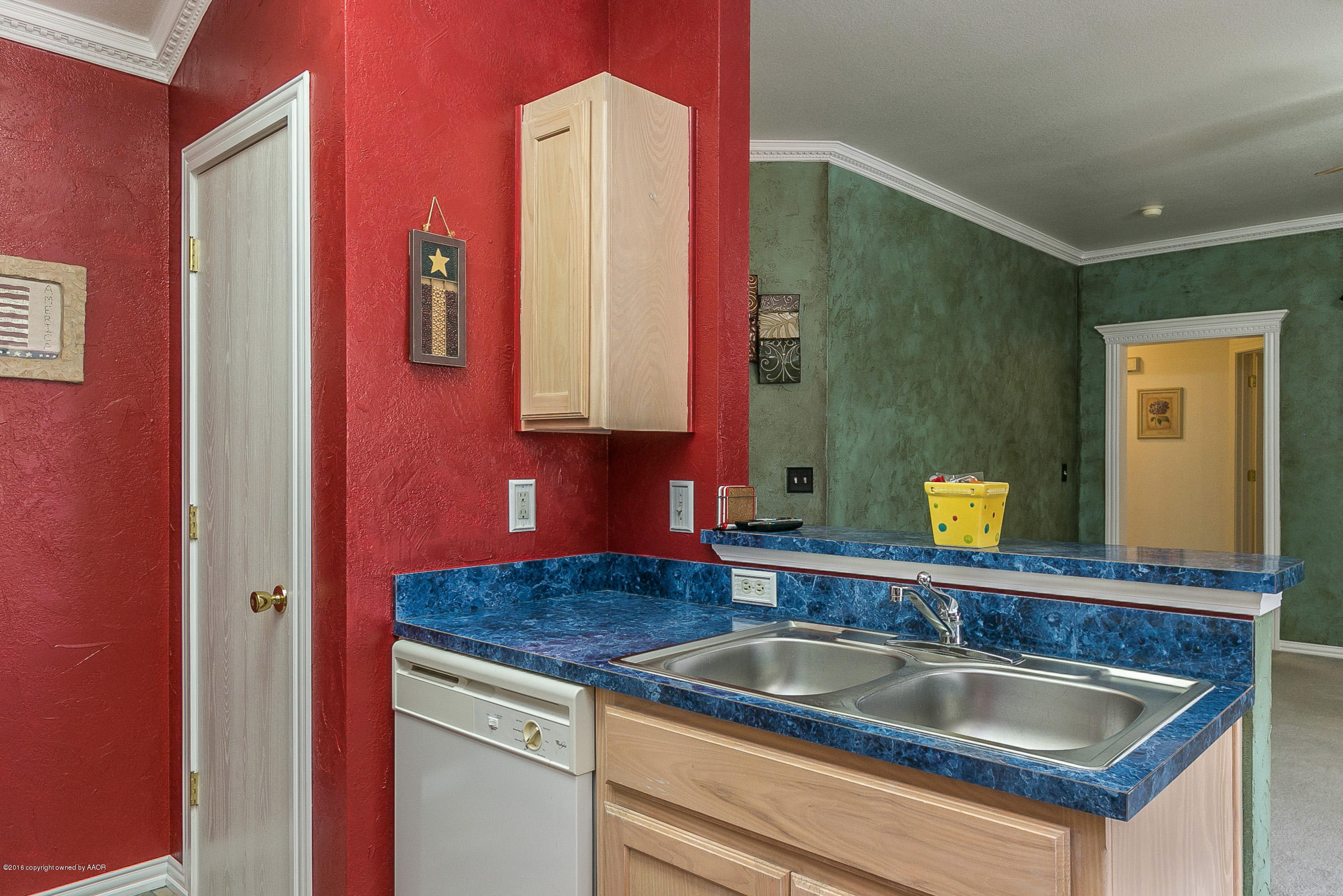 5102 Capulin Lane Amarillo, TX 79110 - Photo 9 of 20 Kitchen 3