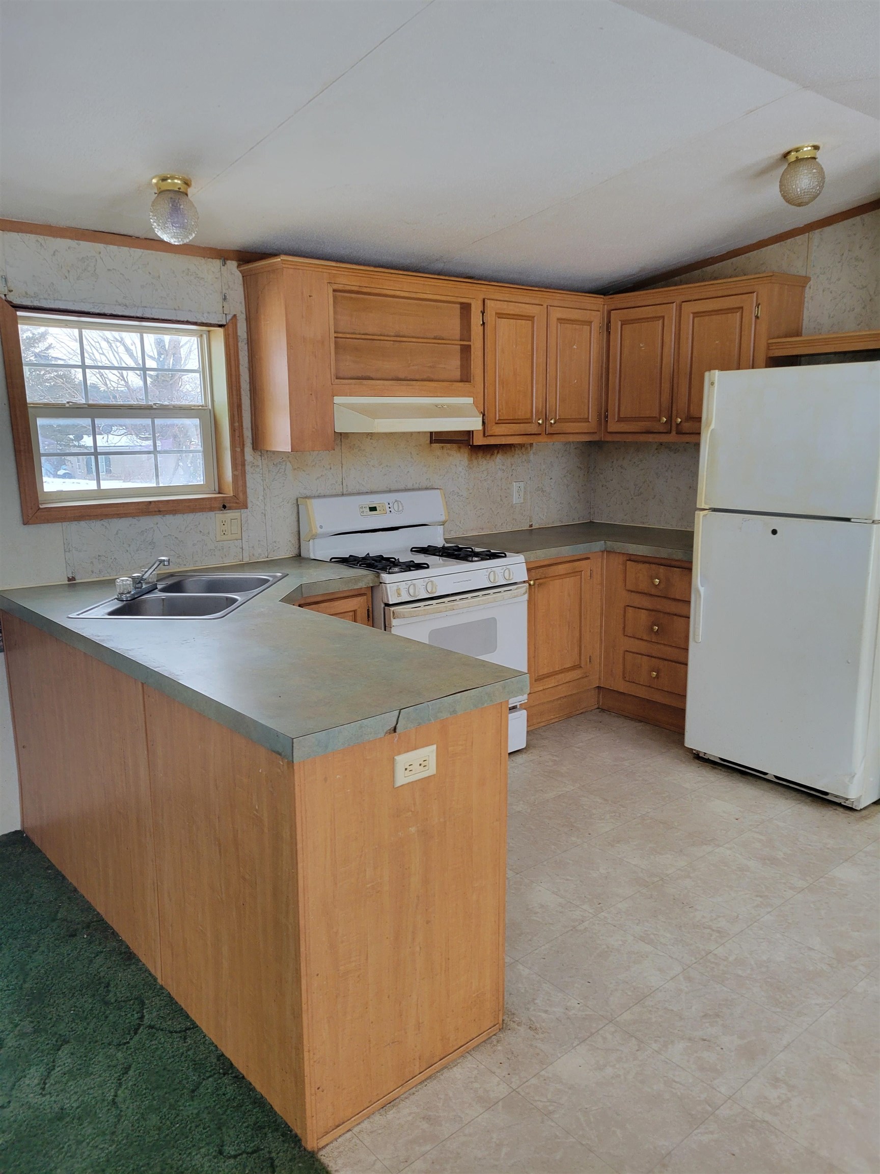 180 Stratton Road Rutland Town, VT 05759 - Photo 4 of 15