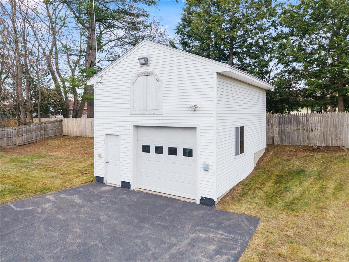 4 Debbie Avenue Biddeford, ME 04005 - Photo 5 of 32 Garage
