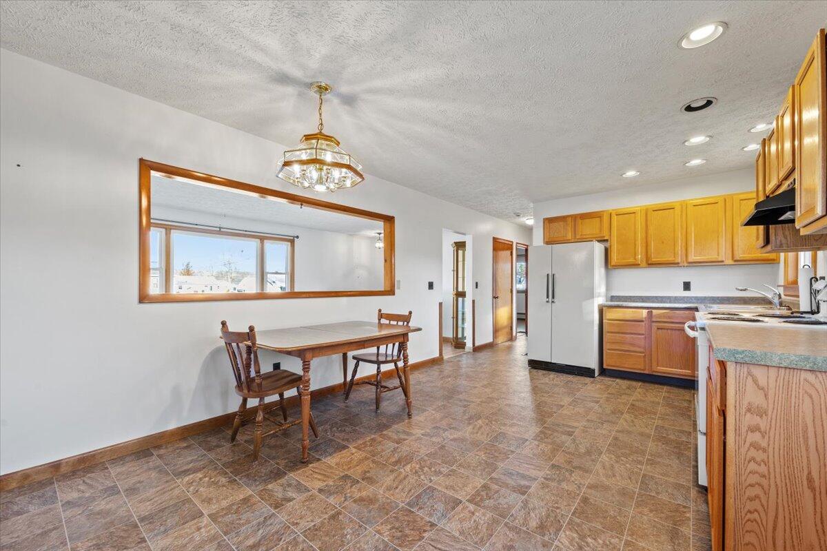 4 Debbie Avenue Biddeford, ME 04005 - Photo 6 of 32 Kitchen