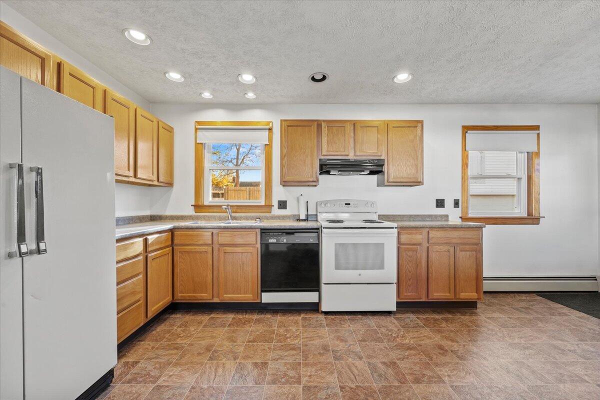 4 Debbie Avenue Biddeford, ME 04005 - Photo 9 of 32 Kitchen