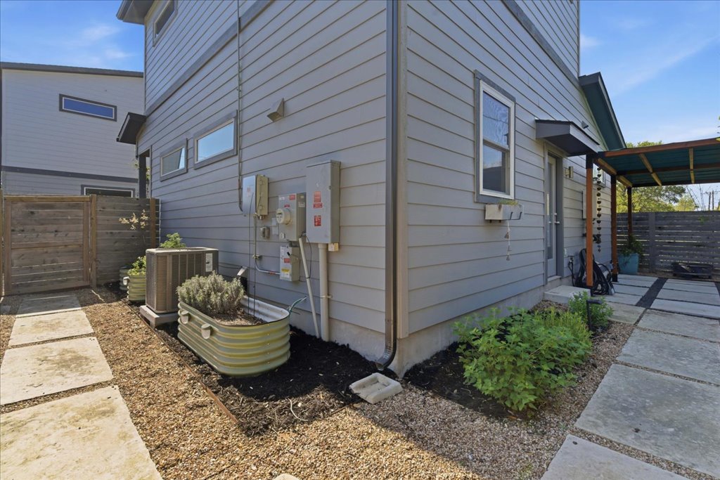 706 Short Kemp Street, Unit 2 Austin, TX 78741 - Photo 30 of 36