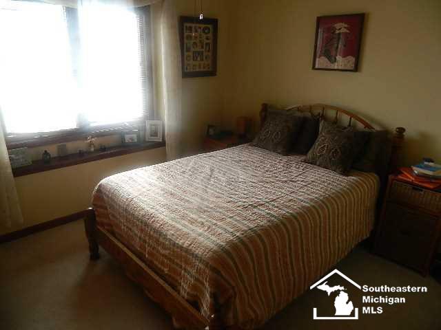 7645 Monroe Road Lambertville, MI 48144 - Photo 8 of 11 20432094-7.JPG