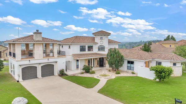 $799,999 | 409 Cielo Circle, Marble Falls, TX 78654