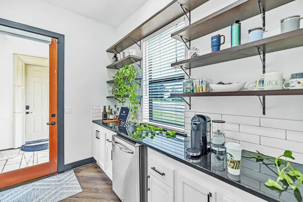 $799,999 | 409 Cielo Circle, Marble Falls, TX 78654