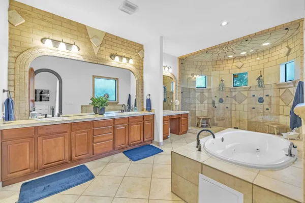 $799,999 | 409 Cielo Circle, Marble Falls, TX 78654