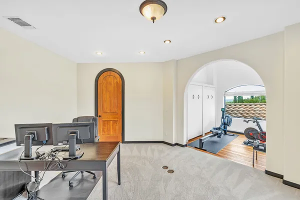 $799,999 | 409 Cielo Circle, Marble Falls, TX 78654