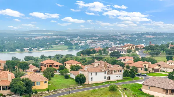 $799,999 | 409 Cielo Circle, Marble Falls, TX 78654