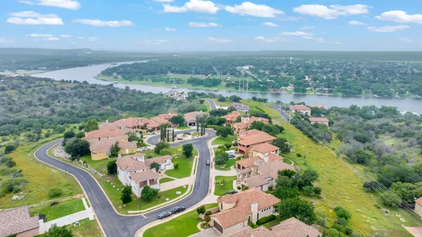 $799,999 | 409 Cielo Circle, Marble Falls, TX 78654