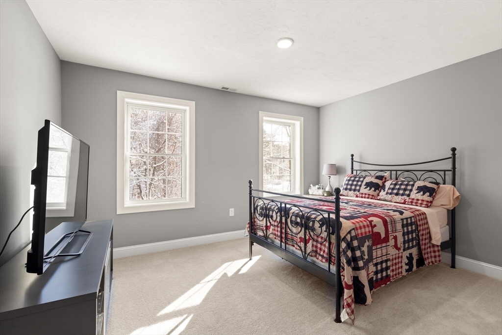 36 Gilchrest Street Lunenburg, MA 01462 - Photo 19 of 35