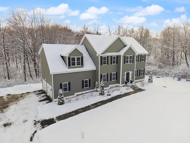 $935,000 | 36 Gilchrest Street, Lunenburg, MA 01462