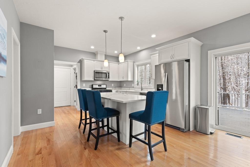 36 Gilchrest Street Lunenburg, MA 01462 - Photo 5 of 37