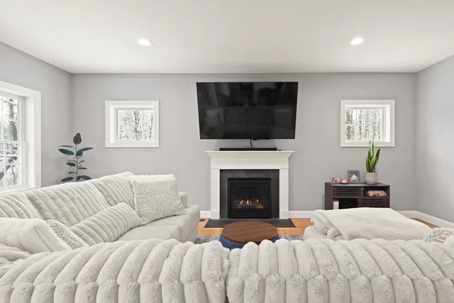 $935,000 | 36 Gilchrest Street, Lunenburg, MA 01462