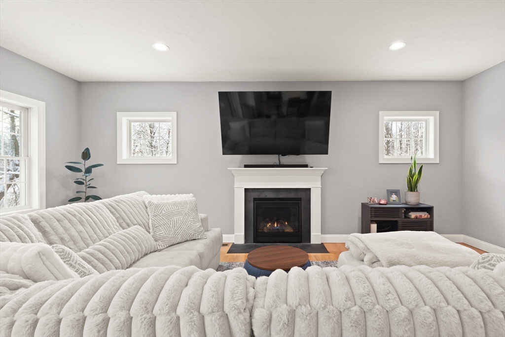 36 Gilchrest Street Lunenburg, MA 01462 - Photo 8 of 35