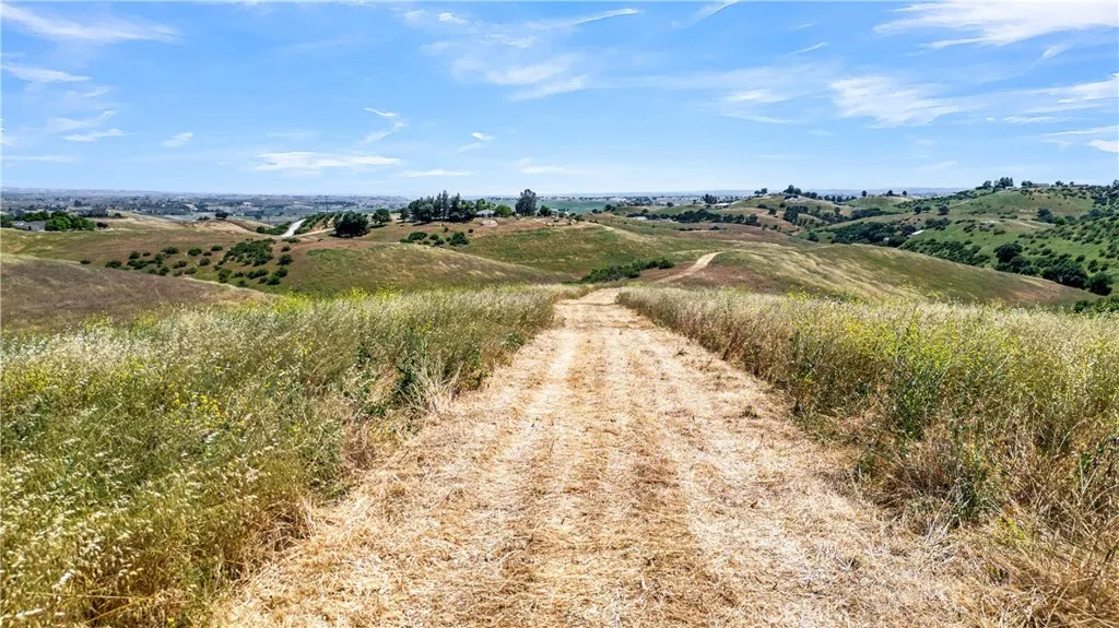 0 Crest View Paso Robles, CA 93446 - Photo 12 of 12 a view of a lake with houses in the back