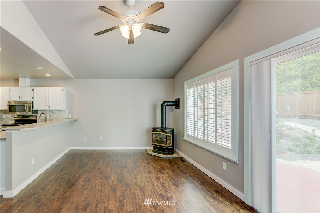 18618 Albany Street Southwest Rochester, WA 98579 - Photo 12 of 36