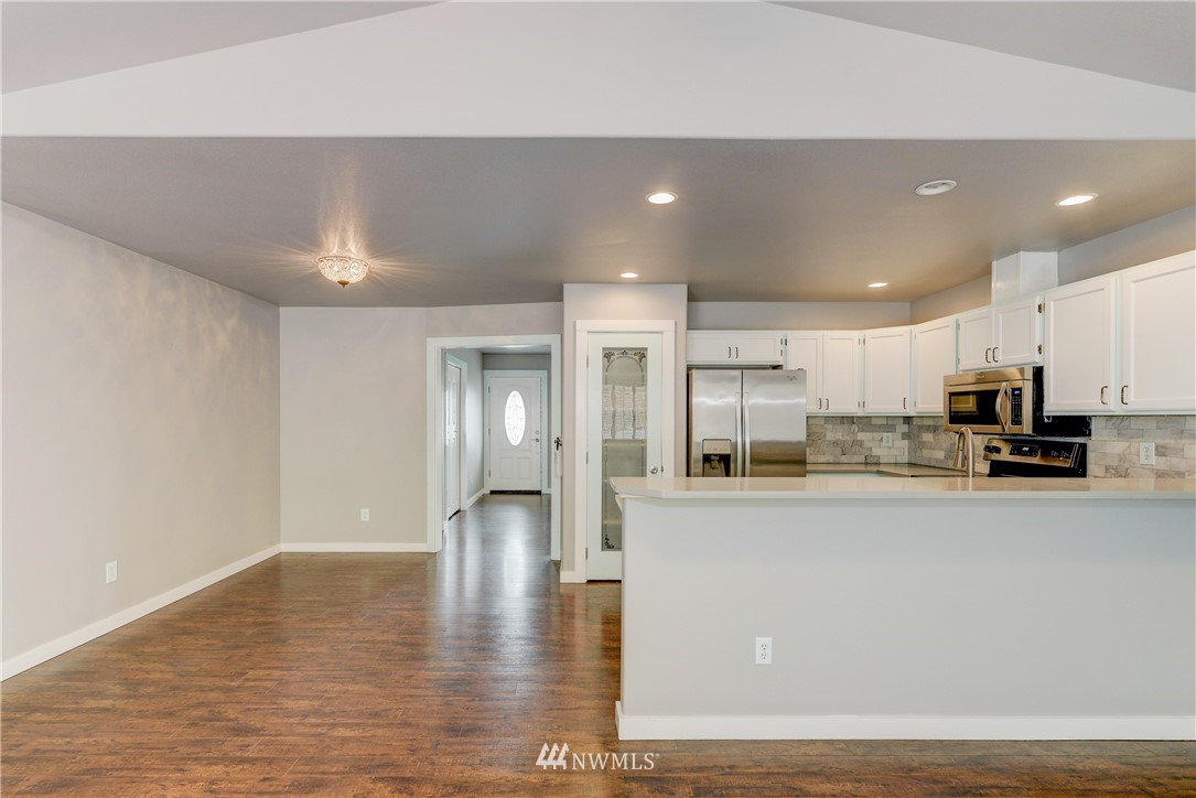 18618 Albany Street Southwest Rochester, WA 98579 - Photo 14 of 36