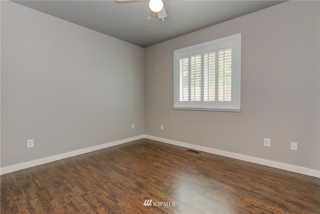 18618 Albany Street Southwest Rochester, WA 98579 - Photo 20 of 36