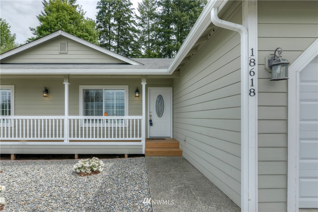 18618 Albany Street Southwest Rochester, WA 98579 - Photo 3 of 36