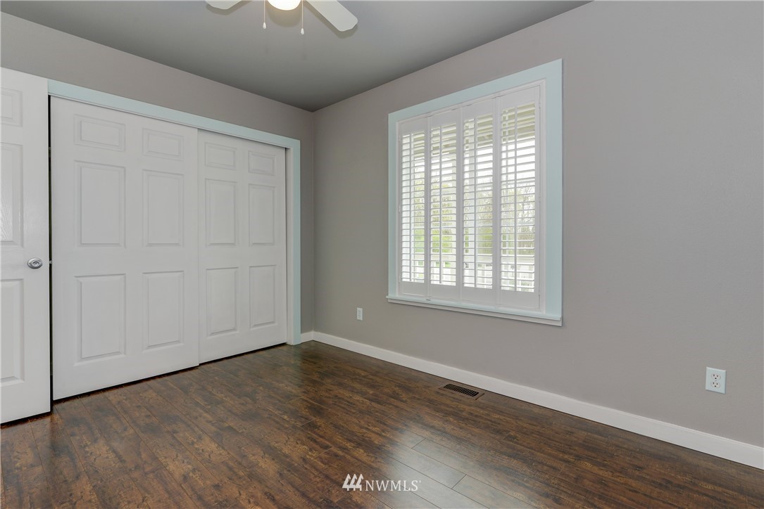 18618 Albany Street Southwest Rochester, WA 98579 - Photo 23 of 36