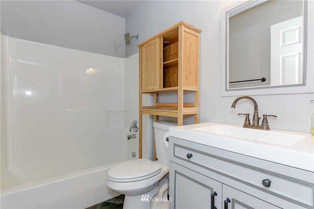 18618 Albany Street Southwest Rochester, WA 98579 - Photo 24 of 36