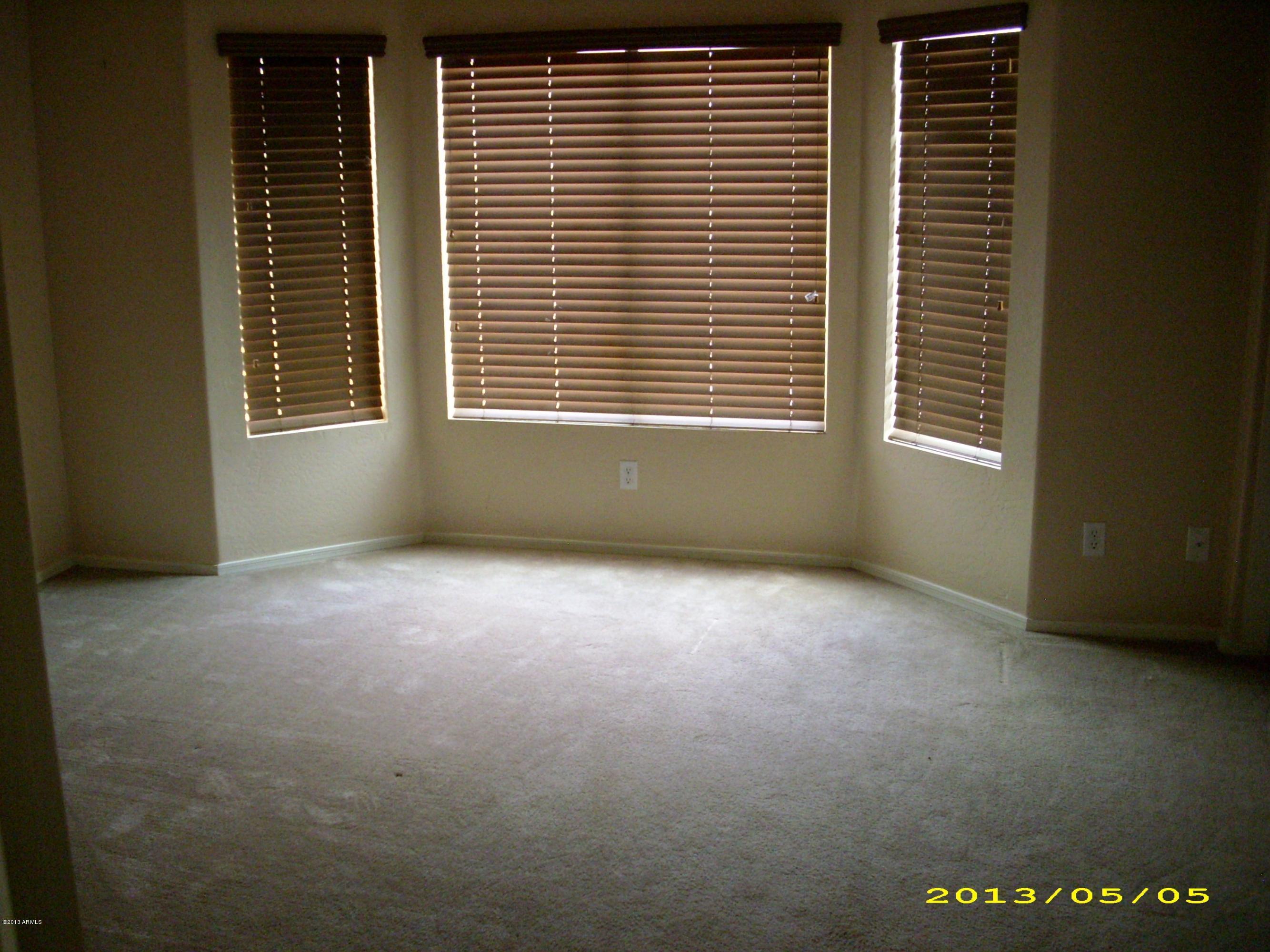 2734 West Pecan Road Phoenix, AZ 85041 - Photo 5 of 12 2734 w pecan 85041 008