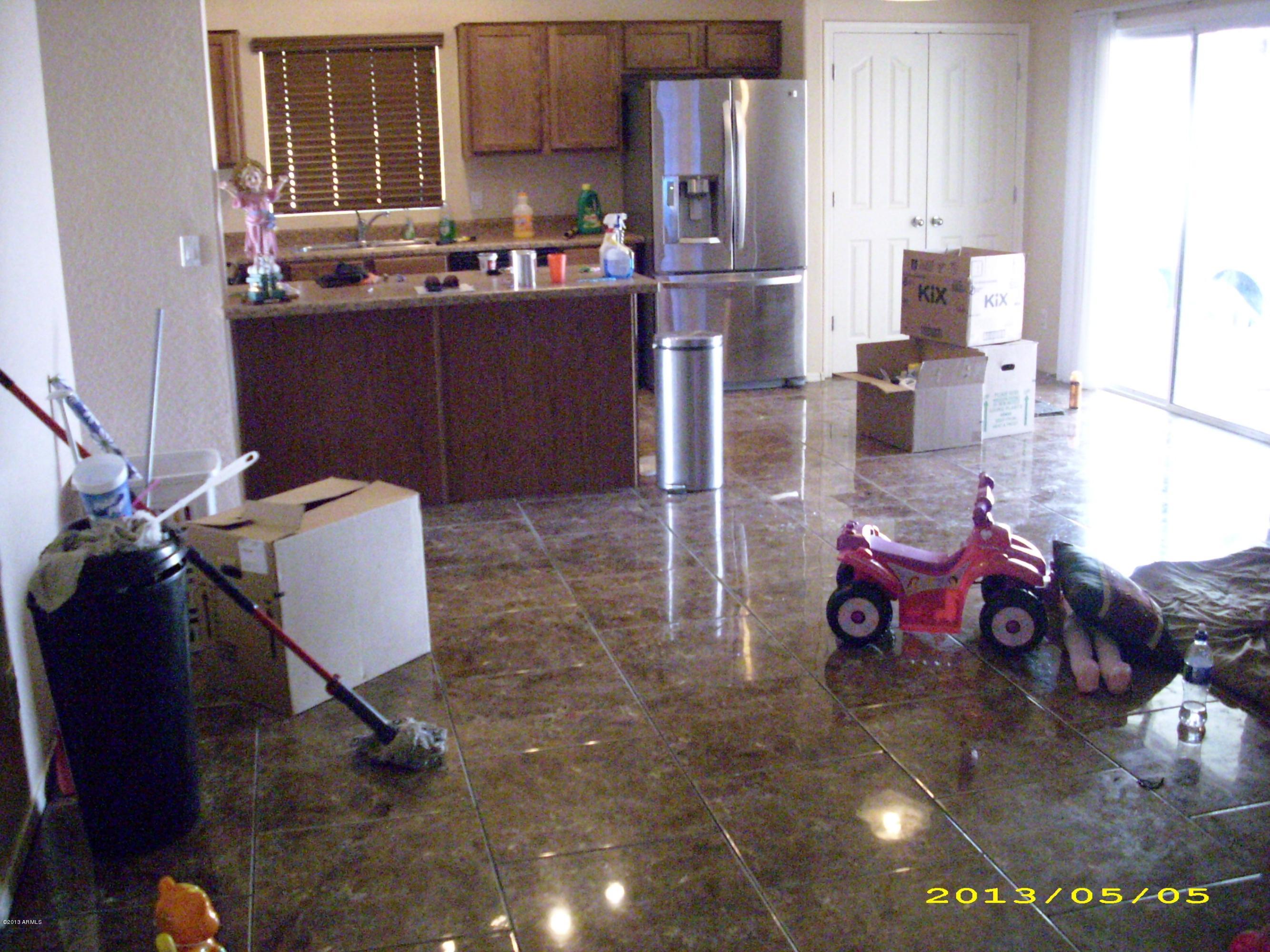 2734 West Pecan Road Phoenix, AZ 85041 - Photo 10 of 12 2734 w pecan 85041 014