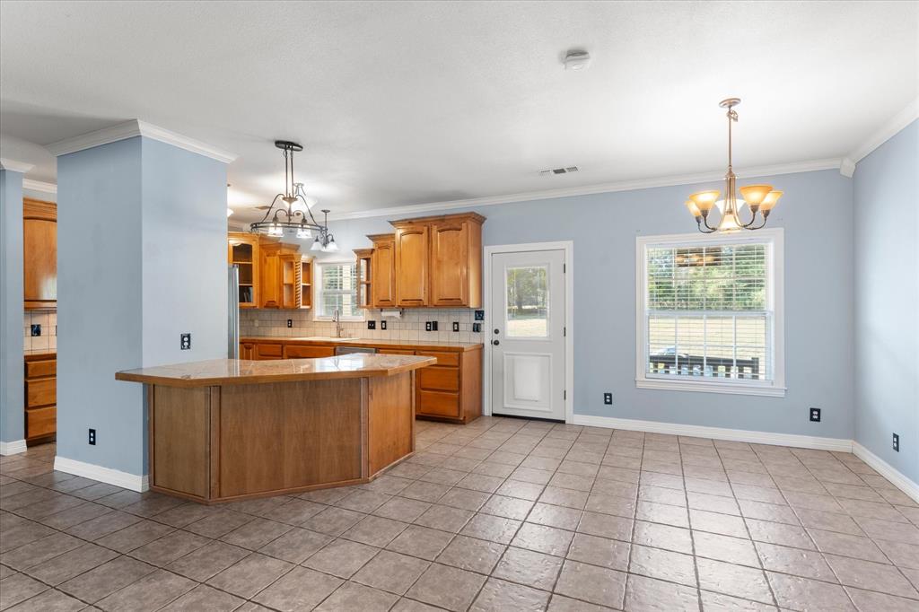 150 County Road Northwest Mount Vernon, TX 75457 - Photo 9 of 40 Gallery Image 9