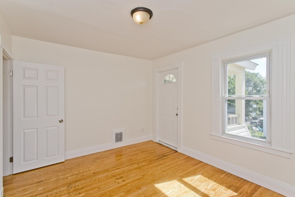 18 Greenacre Square Springfield, MA 01105 - Photo 20 of 35