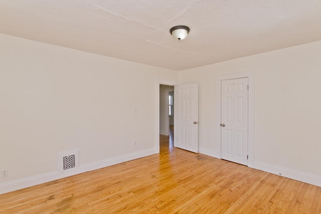 18 Greenacre Square Springfield, MA 01105 - Photo 23 of 35