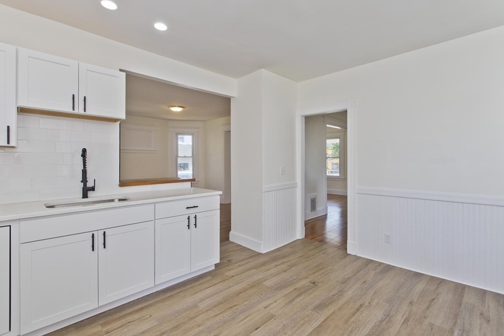 18 Greenacre Square Springfield, MA 01105 - Photo 7 of 35