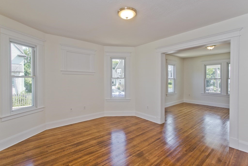 18 Greenacre Square Springfield, MA 01105 - Photo 10 of 35